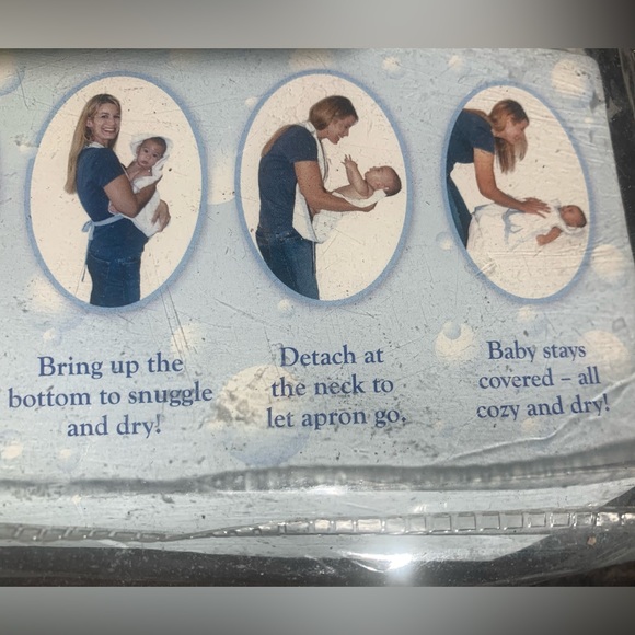 Stay-Dry Bath Apron & Towel - Picture 4 of 4